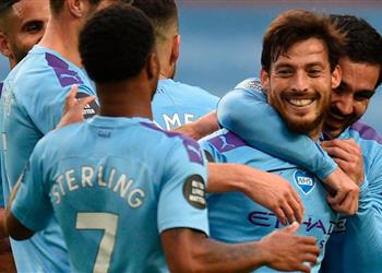 هل ينوي ديفيد سيلفا الرجوع عن قراره والبقاء مع مانشستر سيتي جوارديولا يرد