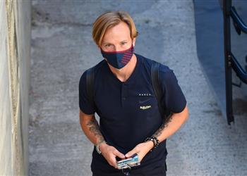 غموض حول مستقبل راكيتيتش مع برشلونة