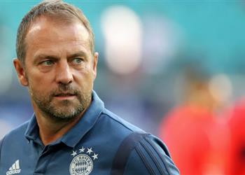 كيكر بايرن ميونخ مهتم بضم هدف ليفربول وبرشلونة الدفاعي