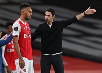 أوباميانج ينتقد الـ VAR بعد التغاضي عن طرد لاعب ليفربول في مباراة آرسنال