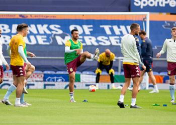 تقييم متوسط لـ تريزيجيه وجيد لـ المحمدي بعد التعثر أمام إيفرتون في الدوري الإنجليزي