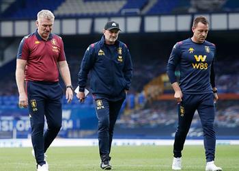 مدرب أستون فيلا كنا نستحق الفوز على إيفرتون وعلينا التركيز في المباراتين الأخيرتين