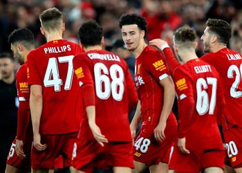 رسمي ا ليفربول يحتفظ بموهبته بعقد طويل الأمد