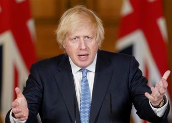 رئيس وزراء بريطانيا يحدد موعد ا مبدئي ا لإعادة الجماهير إلى الملاعب