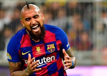 فيدال بعد خسارة الليجا عانينا من يوم حزين ومازال لدينا دوري أبطال أوروبا