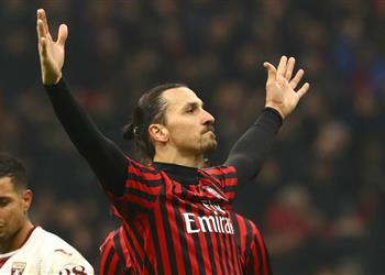 إبراهيموفيتش بعد وصوله للمباراة رقم 100 مع ميلان أشكر زملائي لعدم وجود منافسة