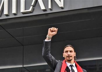 ألعب بالمجان إبراهيموفيتش يبدأ الحرب ضد ملاك ميلان ويلمح لرحيله