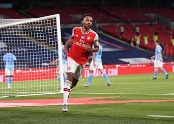 فيديو التلميذ يتفوق على أستاذه أوباميانج يقود آرسنال للإطاحة بـ مانشستر سيتي والتأهل لنهائي كأس الاتحاد