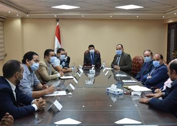 وزير الرياضة يجتمع مع اللجنة المنظمة لبطولة العالم لليد