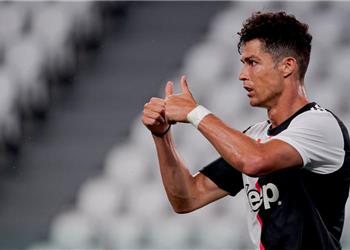 نجم بايرن ميونخ كريستيانو رونالدو قدوتي وعضلاتي تساعدني في الالتحامات