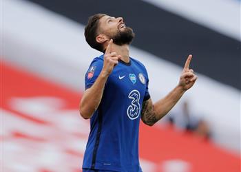 جيرو يشكر توتنهام بعد الفوز على ليستر سيتي في الدوري الإنجليزي