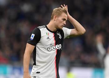 تقارير إيطالية دي ليخت ي فضل الشعور بالألم على انتهاء موسمه مع يوفنتوس