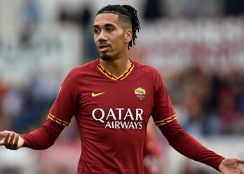 سكاي سبورتس تكشف تطورات مفاوضات روما ومانشستر يونايتد بشأن سمولينج