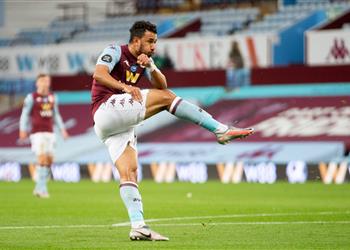 فيديو تريزيجيه يقود أستون فيلا لفوز ثمين على آرسنال ويجدد آمال البقاء في البريميرليج