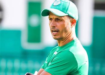 منافس الزمالك مدرب الرجاء يغيب عن أولى المواجهات بعد التوقف