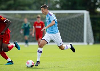 مانشستر يونايتد يطارد لاعب سجل 600 هدف