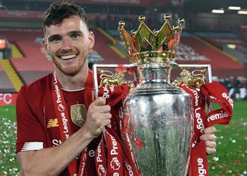 روبرتسون سأضع ميدالية الدوري الإنجليزي على رقبتي لعدة أيام