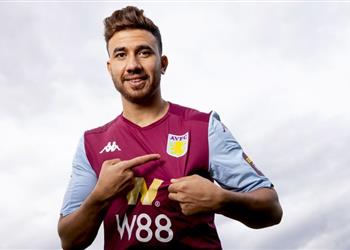 أستون فيلا يحتفي بمرور عام على تعاقده مع تريزيجيه