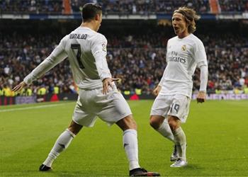 نجم ريال مدريد مودريتش يعاملني مثل ابنه وكريستيانو رونالدو لاعبي المفضل