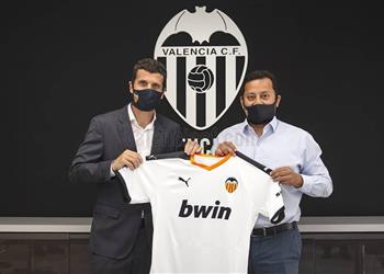 بالصور فالنسيا يعلن عن مدربه الجديد