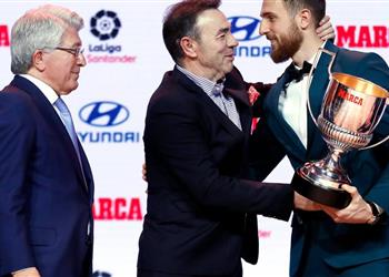 رئيس أتلتيكو مدريد يصدم تشيلسي بشأن اهتمامه بـ أوبلاك