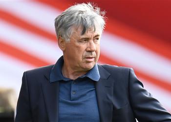 أنشيلوتي يطالب إيفرتون بضم غريم رونالدو