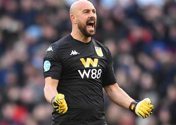 بيبي رينا يوجه رسالة وداع إلى أستون فيلا