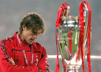 كريسبو فكرت في الاعتزال بعد خسارة نهائي 2005 مع ميلان أمام ليفربول