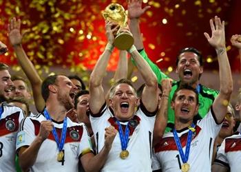 رسمي ا بعد شورله نجم آخر من جيل ألمانيا 2014 يعلن اعتزاله