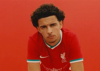 موهبة ليفربول أريد كتابة التاريخ في آنفيلد والحصول على الكرة الذهبية