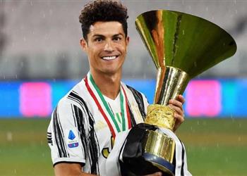 كريستيانو رونالدو يرد على شائعات رحيله عن يوفنتوس