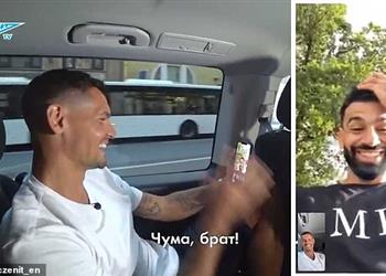 لوفرين يمازح محمد صلاح من روسيا قصة شعرك لطيفة لكنك بخيل