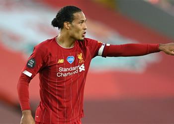 كولو توريه هذه نقطة ضعف فان دايك في ليفربول