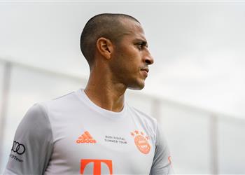 صحيفة ألمانية توضح موقف ليفربول النهائي بشأن صفقة تياجو ألكانتارا