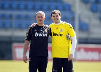 مورينيو عن كاسياس بعد الاعتزال حارس تاريخي لـ ريال مدريد واستبعادي له ليس شخصي ا