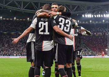 تقارير يوفنتوس يقرر التضحية بـ 3 لاعبين في الصيف