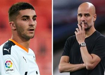 تقارير تكشف رقم قميص توريس المتوقع مع مانشستر سيتي