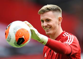 شرط صعب من دين هندرسون للبقاء في مانشستر يونايتد