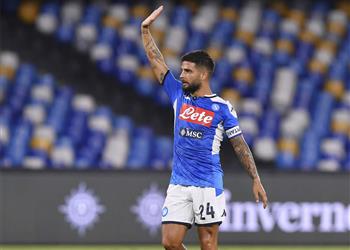 وكيل إنسيني يوضح موقفه من مباراة برشلونة ونابولي