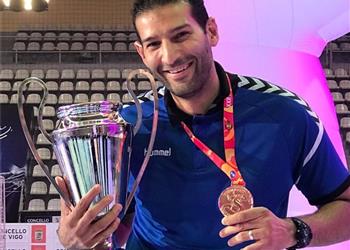 هاني الفخراني لـ بطولات أتمنى رد الجميل لـ الأهلي وحلمي تدريب المنتخب وفخور بالعمل في الشارقة