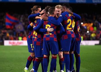 برشلونة يستهدف ضم مدافع جديد من الدوري الإنجليزي