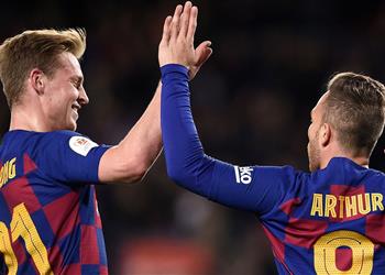 دي يونج يعلق على أزمة برشلونة وآرثر وي شيد بـ ريكي بويج