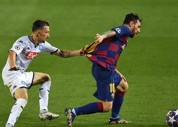 ميسي يرفض مصافحة مانولاس بعد مباراة برشلونة ونابولي