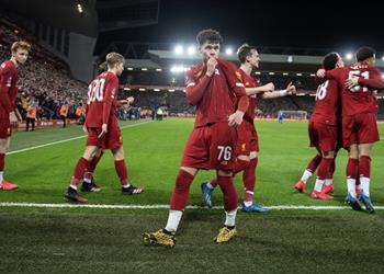 تقارير ليفربول يكافئ نجمه الصاعد بتجديد عقده