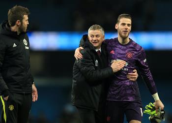 سولشاير يثير التكهنات حول مستقبل دي خيا في مانشستر يونايتد