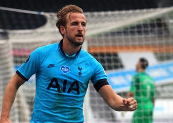 مهاجم إفريقي على رادار توتنهام تحسب ا لرحيل هاري كين