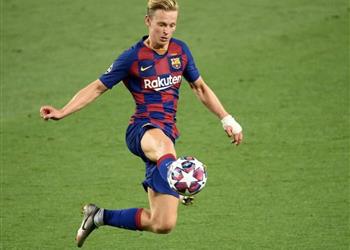 دي يونج يثير حيرة جماهير برشلونة خلال مواجهة نابولي