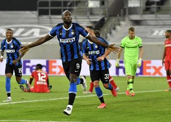 لوكاكو يمدح لاعب إنتر يستحق جائزة رجل المباراة أمام باير ليفركوزن