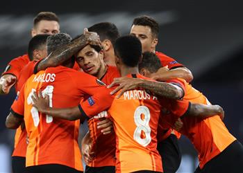 فيديو شاختار يدهس بازل برباعية ويتأهل لمواجهة إنتر في نصف نهائي الدوري الأوروبي