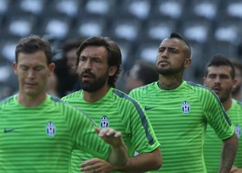 آل بايس بيرلو قد يفتح الباب أمام عودة فيدال إلى يوفنتوس